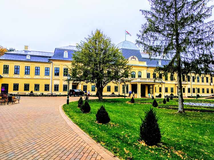 gyula4